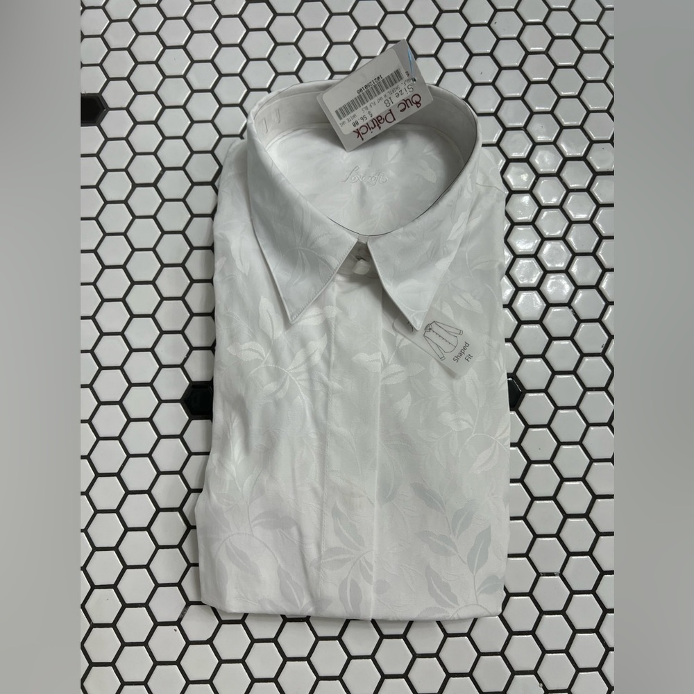 NWT foxcroft wrinkle free button down shirt sizes 16 and 18 floral